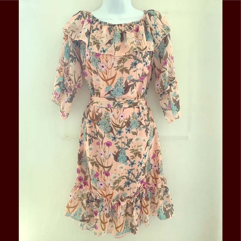 BEAUTIFUL FLORAL DRESS!